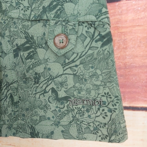 🍄3/50$🍄 Marmot shorts size 2 dragonfly prints size 2 - Picture 3 of 6